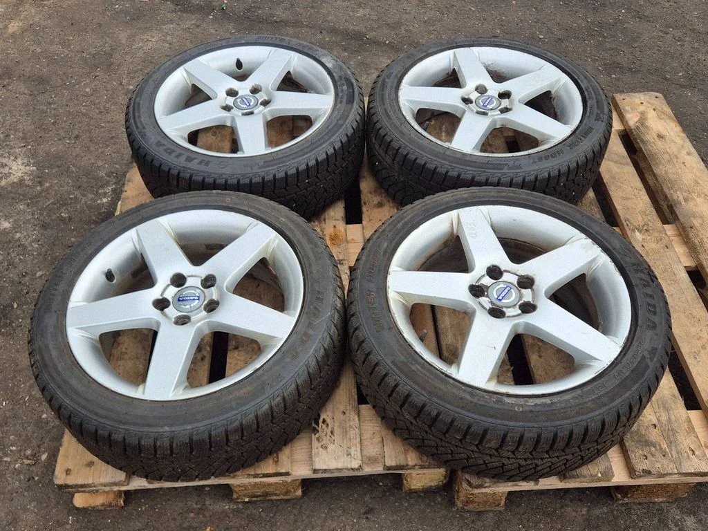 R17 alloy rim – Volvo V50 (2008-2012)