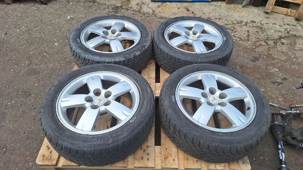 R17 alloy rim – Mitsubishi Outlander (2007-2012)