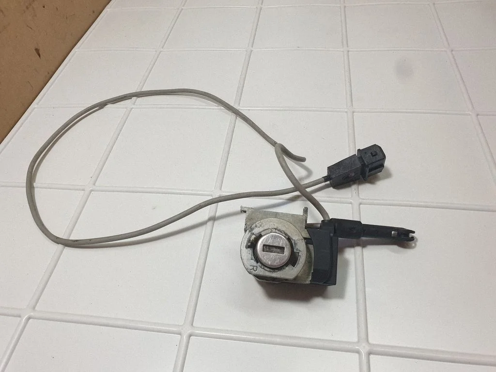 Coupe door lock (next to the handle) – Audi A3 S3 8L (1996-2003)