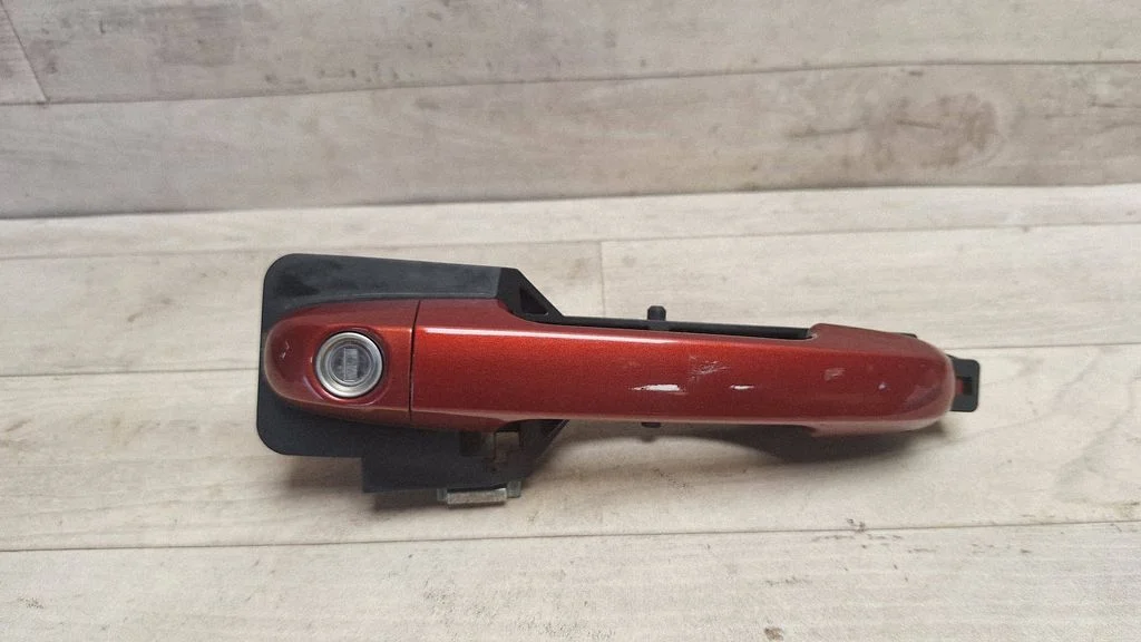 Front door exterior handle – front left