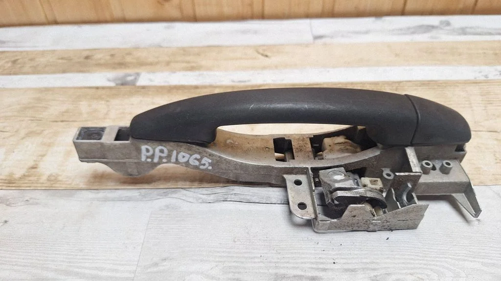Esiukse välimine käepide 9682508080