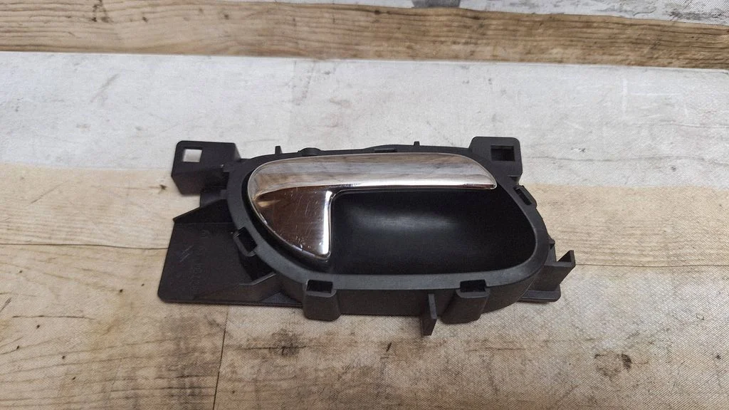 Esiukse sisemine käepide – Citroen C4 I (2004-2010)
