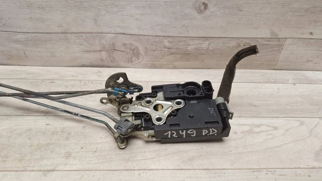Front door lock