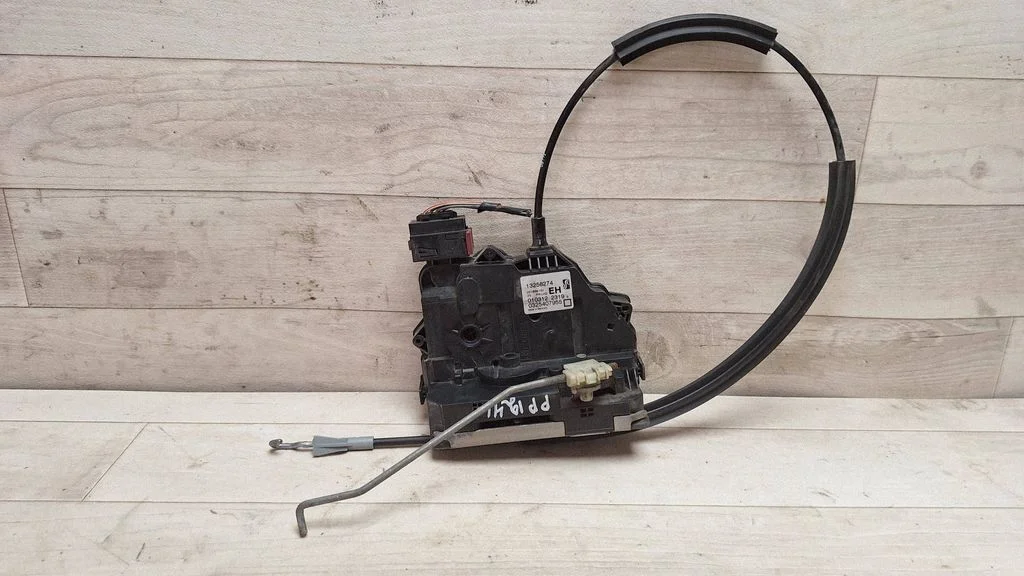 Front door lock – Opel Corsa D (2006-2014)