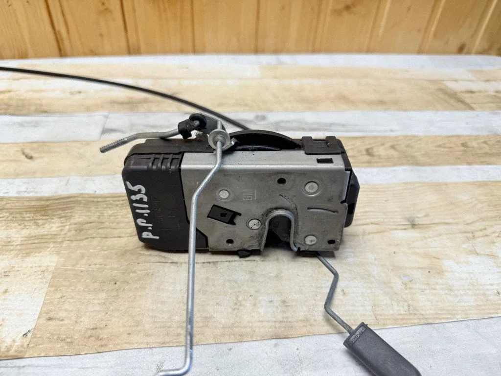 Front door lock – Renault Trafic II (X83) (2001-2014)