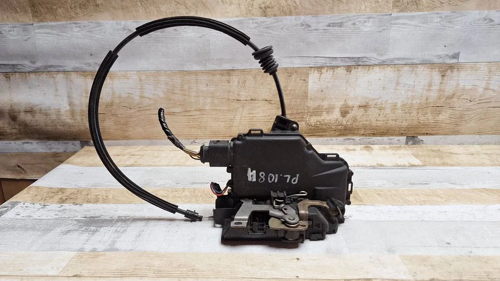 Front door lock – Volkswagen New Beetle (1998-2010)
