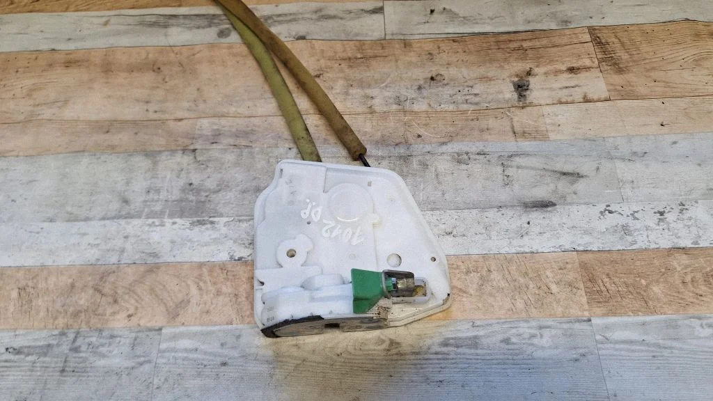 Front door lock – Mazda 2 (2007-2014)