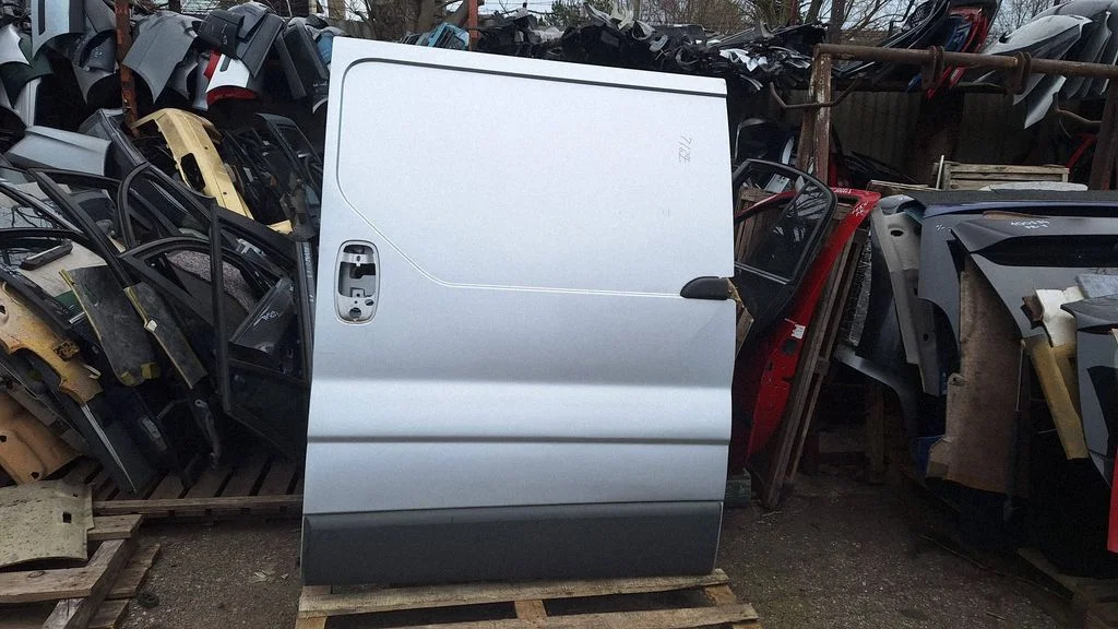 Side sliding door – left
