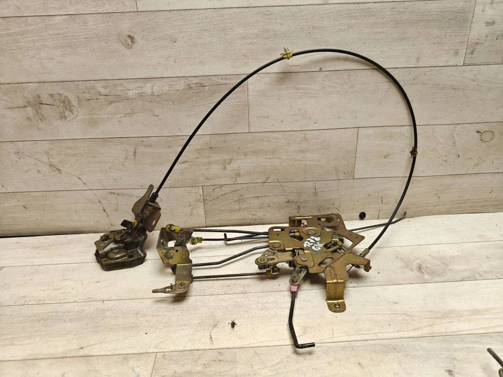 Sliding door lock