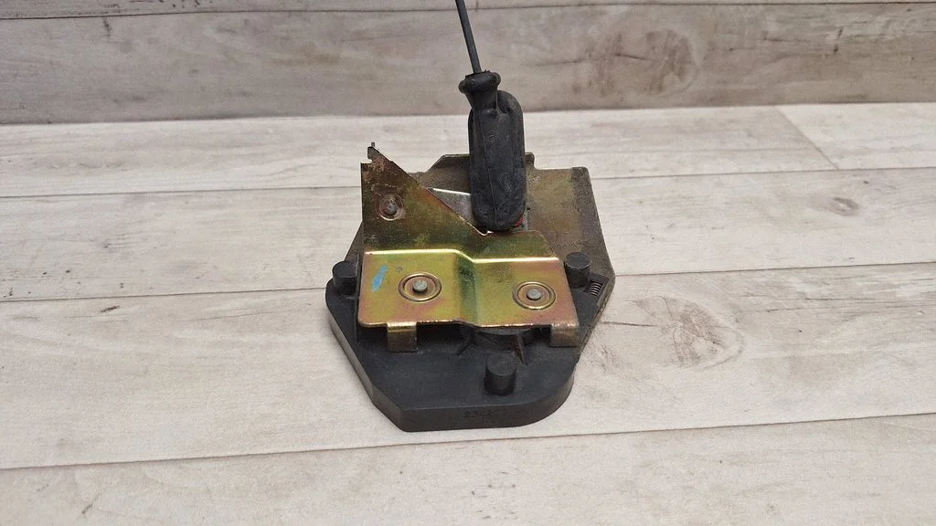 Sliding door lock