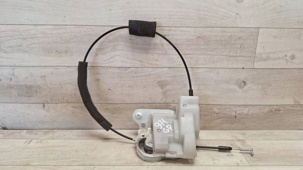Sliding door lock – Mazda 5 (2005-2010)