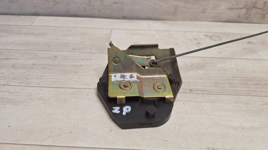 Sliding door lock