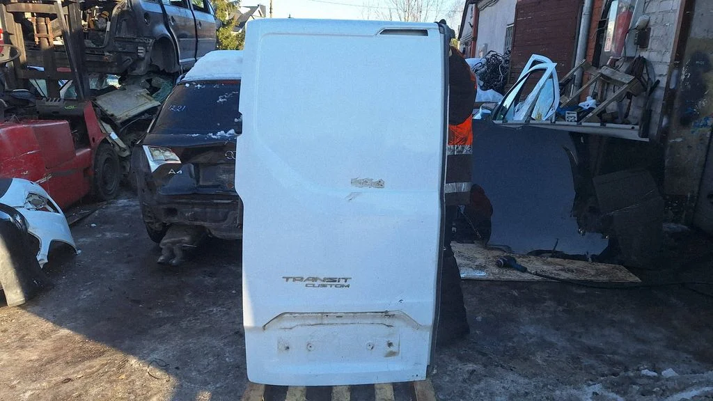 Back/rear loading door – rear left