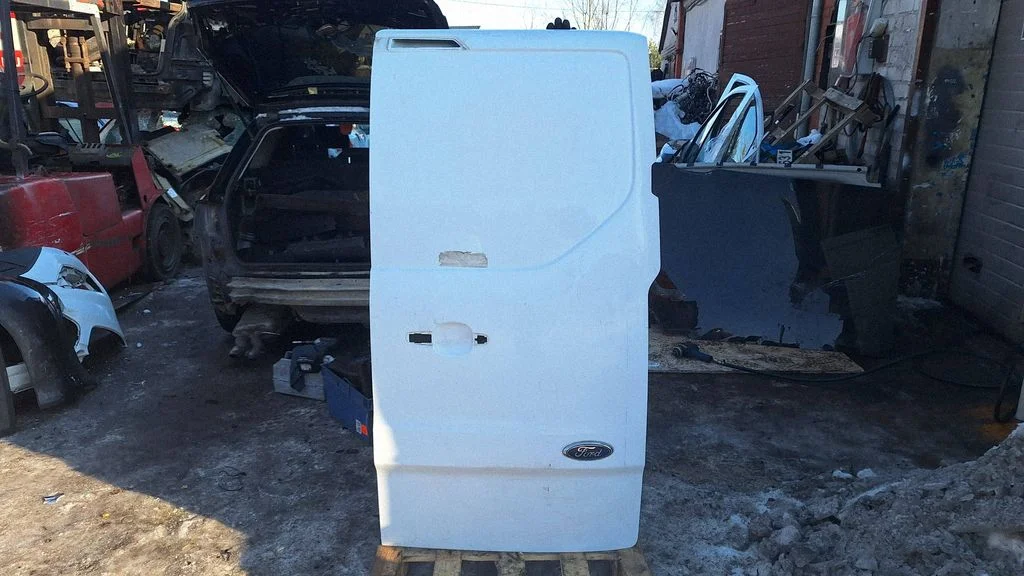 Back/rear loading door – rear right