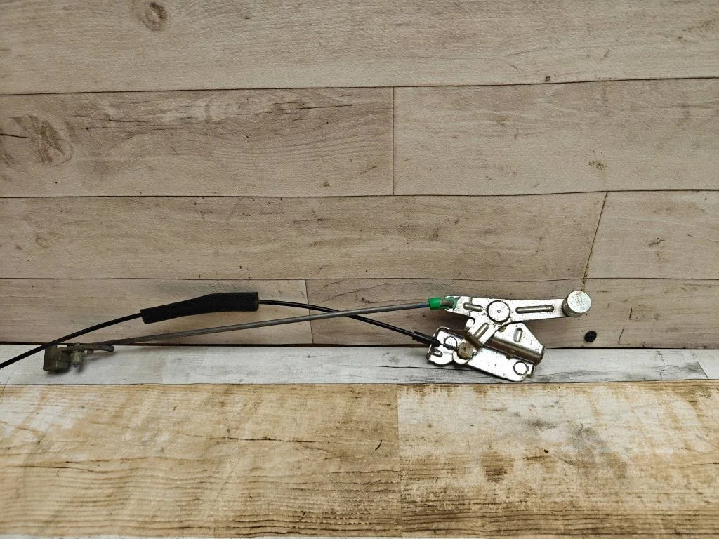 Sliding door cable line – Mazda 5 (2005-2010)
