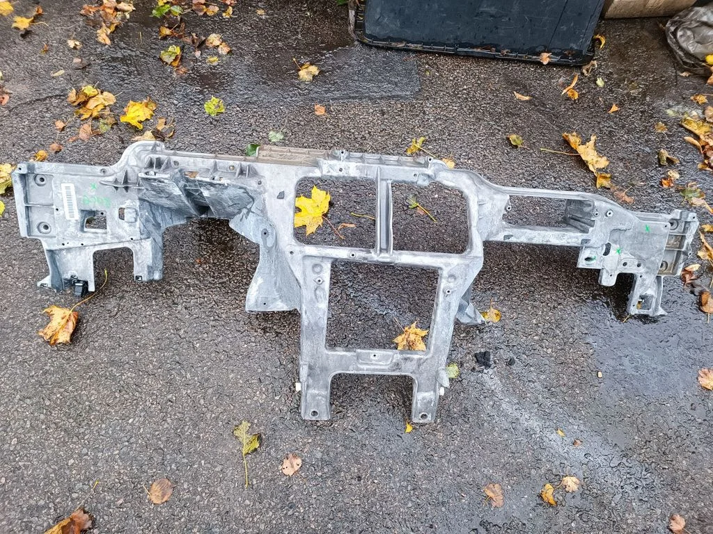 Armatuurlaua ristraam – BMW X6 E71 (2008-2014)