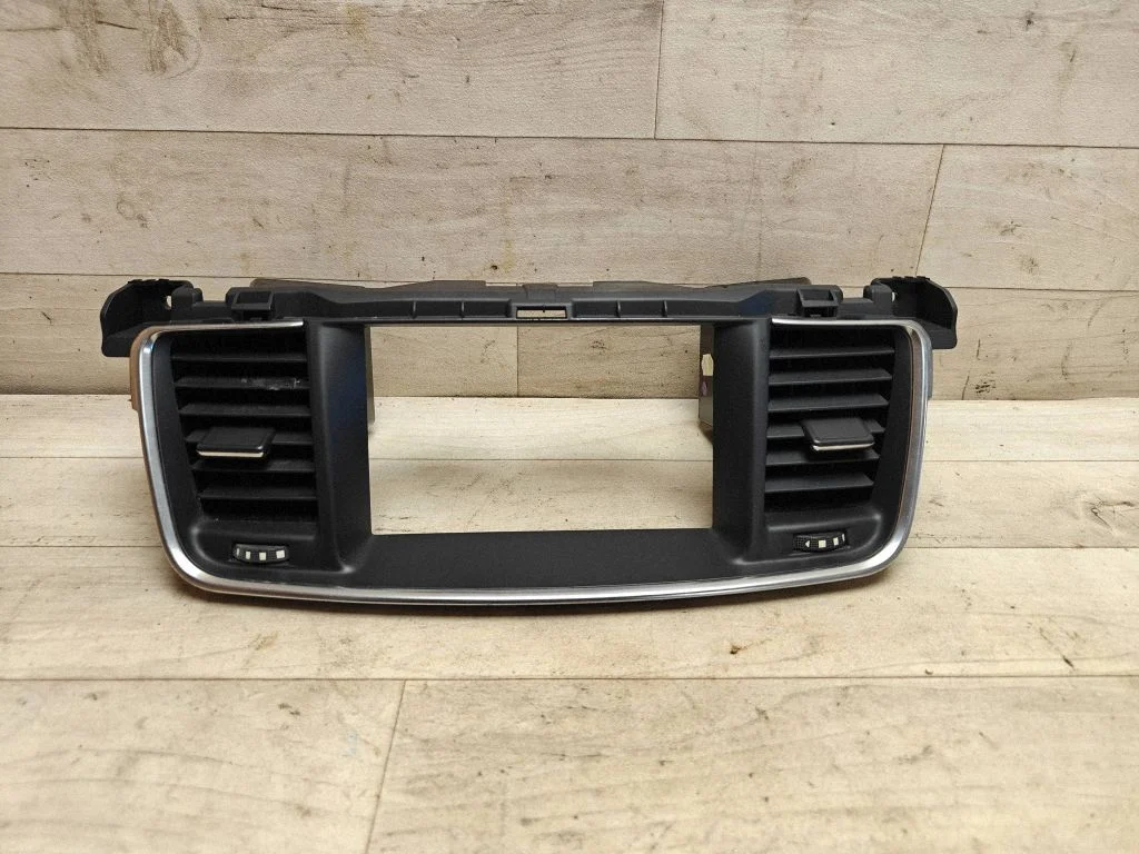 Dash center air vent grill 9686446277