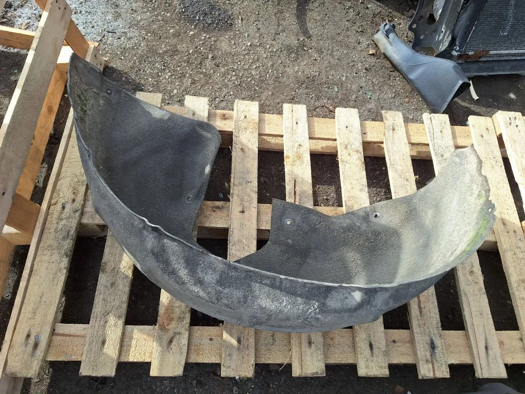 Rear arch fender liner splash guards – rear left