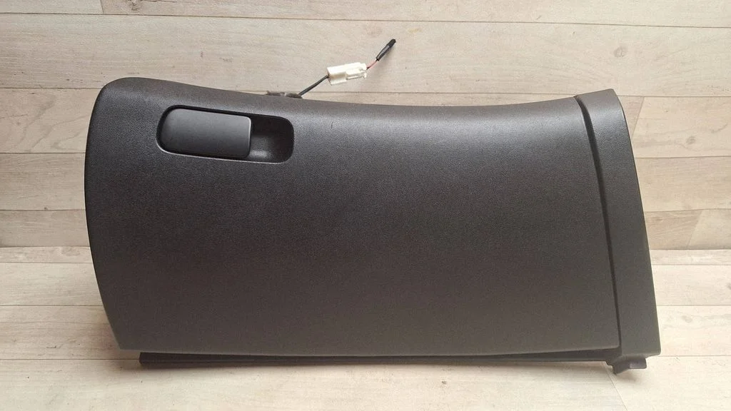 Glove box 847601H000