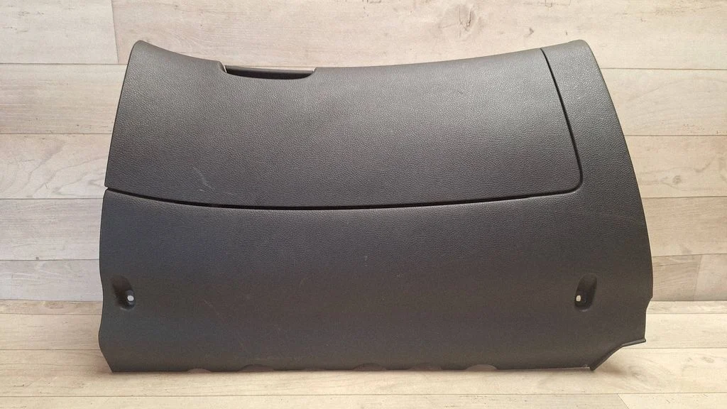 Glove box 1Z1857103