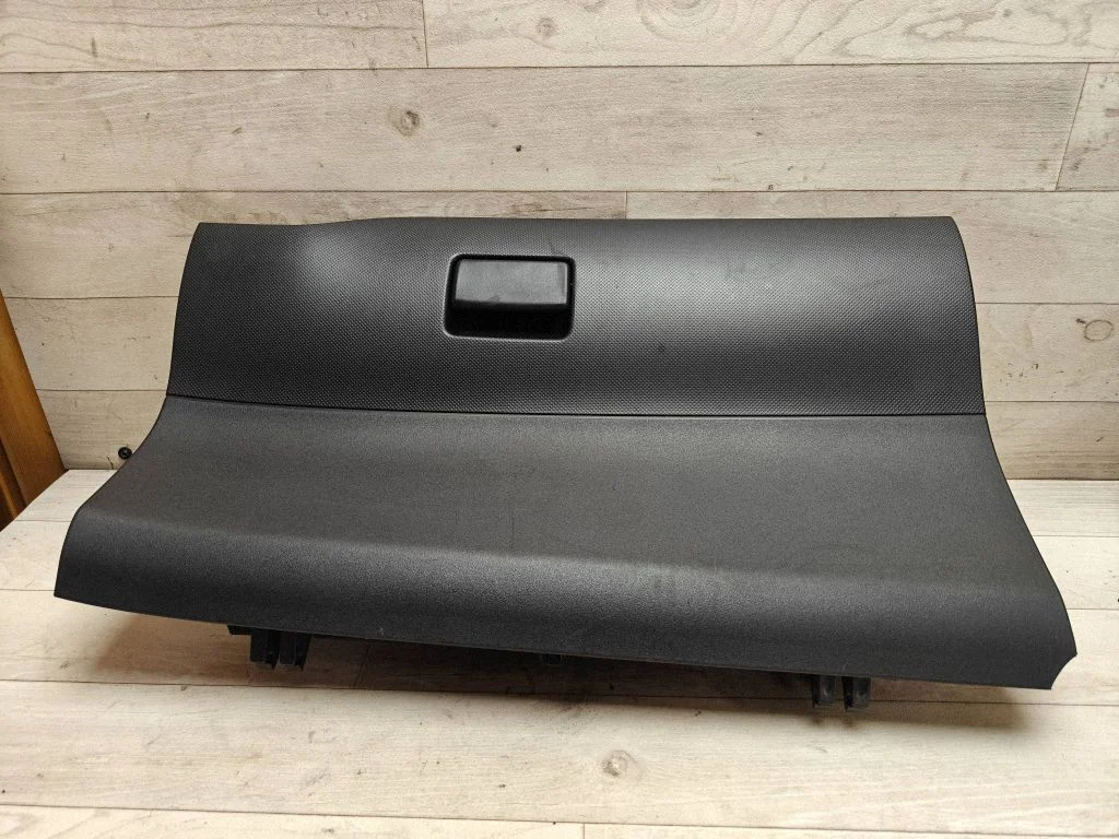Glove box 5555102100
