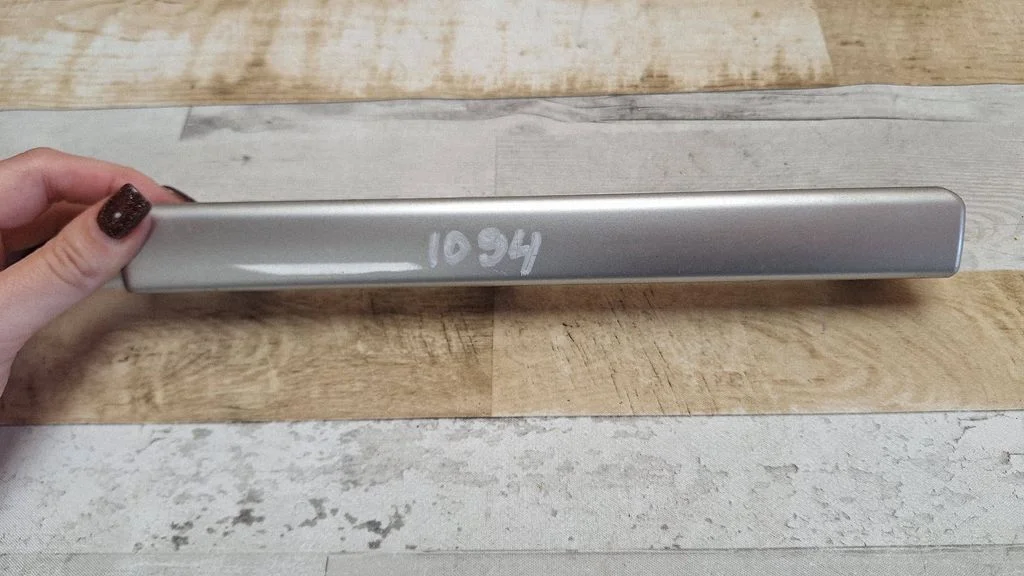 Dashboard glove box trim 7M5857221