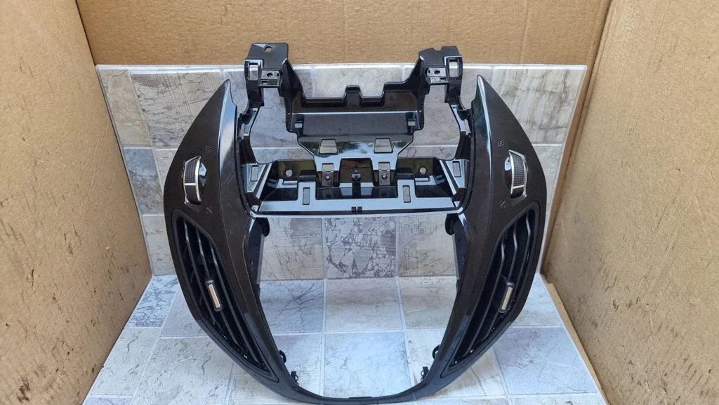 Dashboard center trim panel – Ford B-MAX (2012-2020)