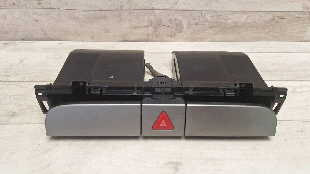 Armatuurlaua panipaik – Volkswagen Passat B5.5 (2001-2005)