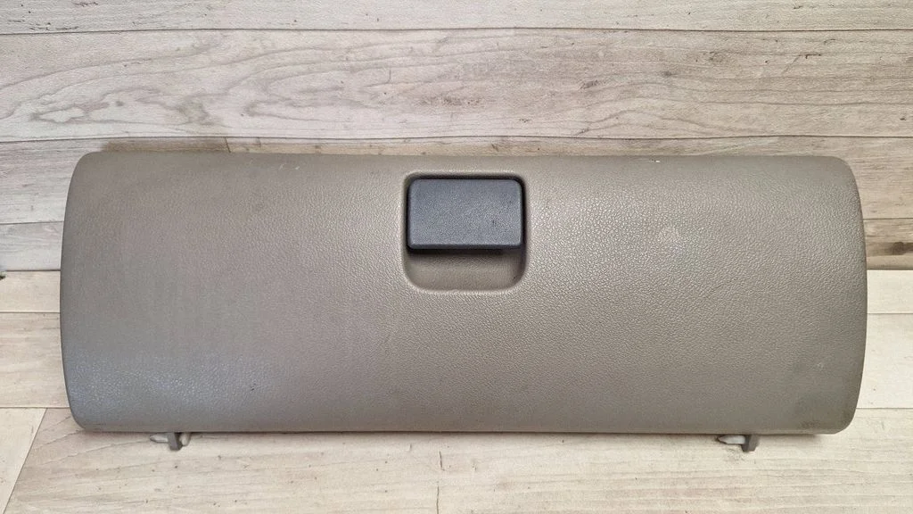 Glove box lid/cover – Land Rover Freelander (1996-2006)