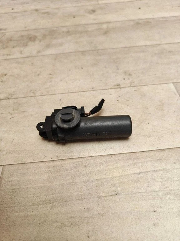 Glove box lock 880324