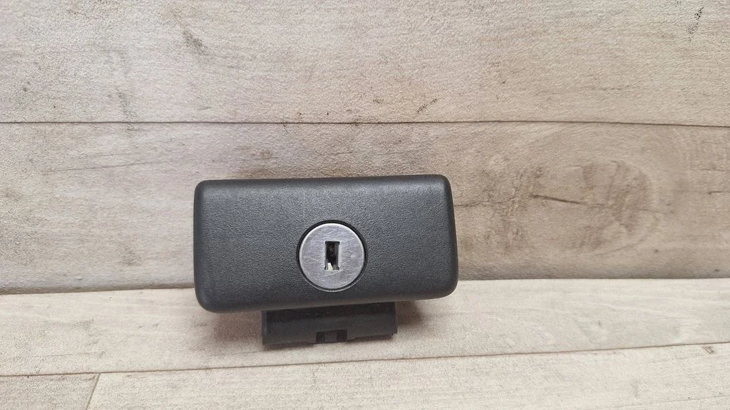 Glove box handle – Toyota Auris 150 (2006-2012)