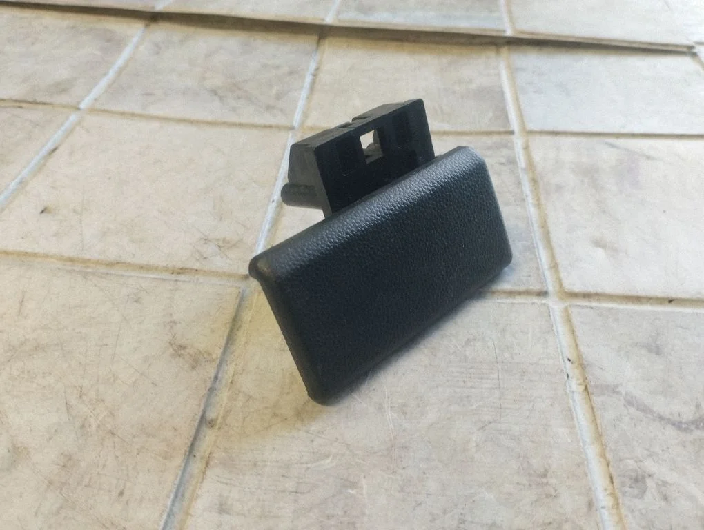 Glove box handle – Mazda 5 (2005-2010)