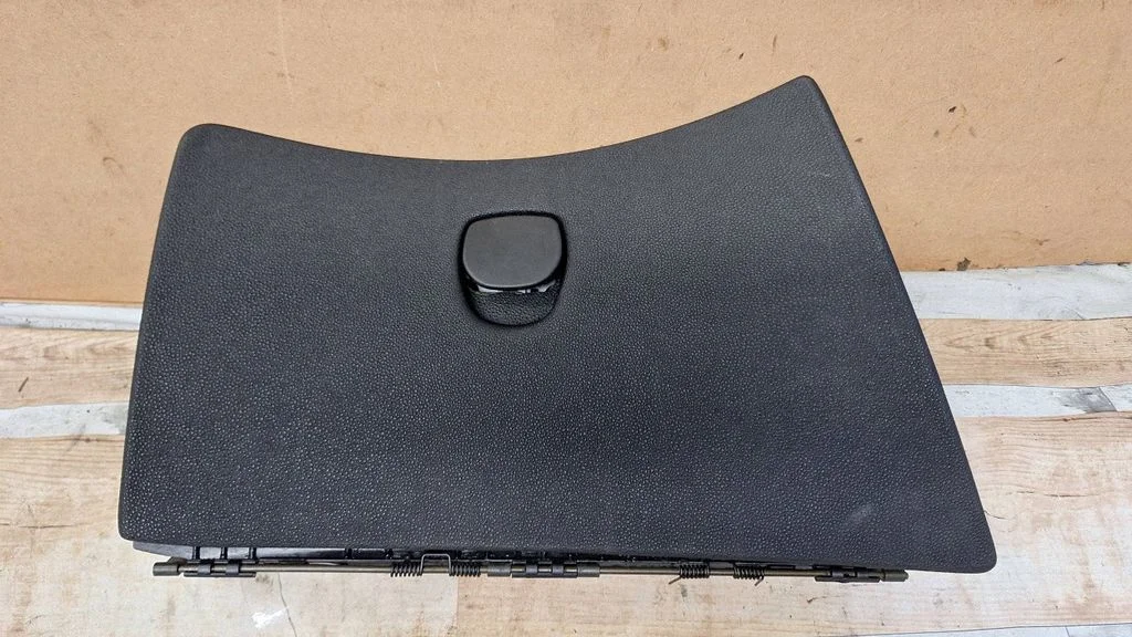 Glove box lid/cover