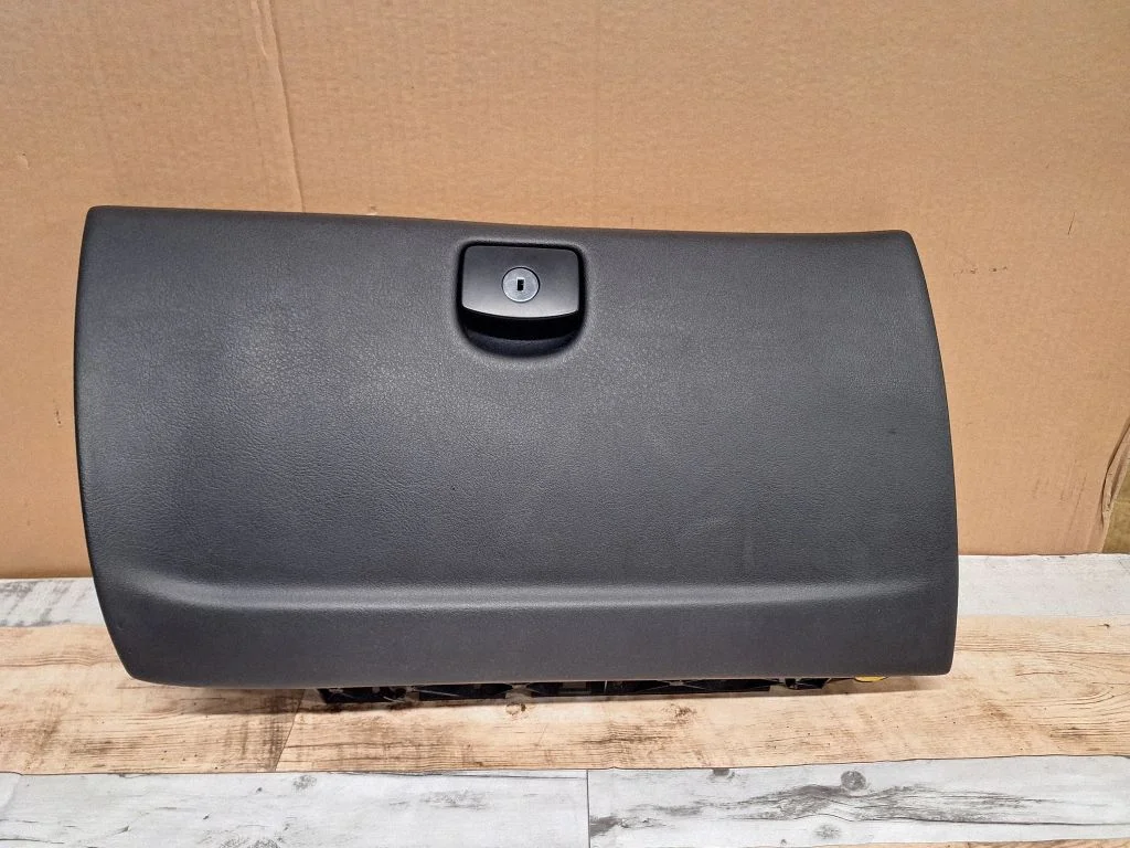 Glove box lid/cover