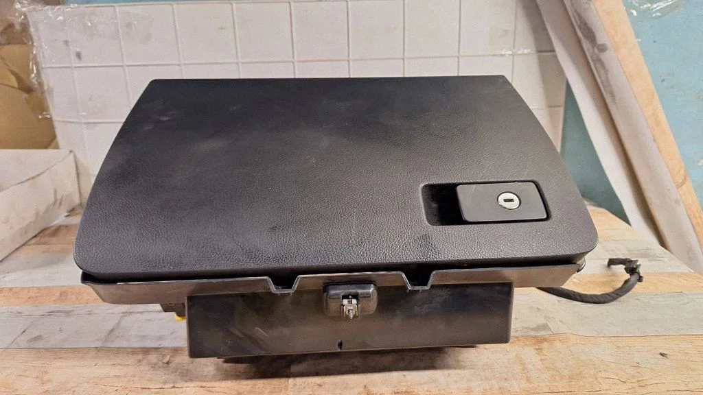 Glove box set 3C1857114