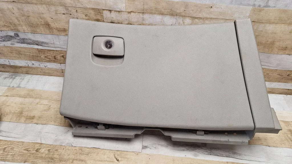 Glove box set 845403L000
