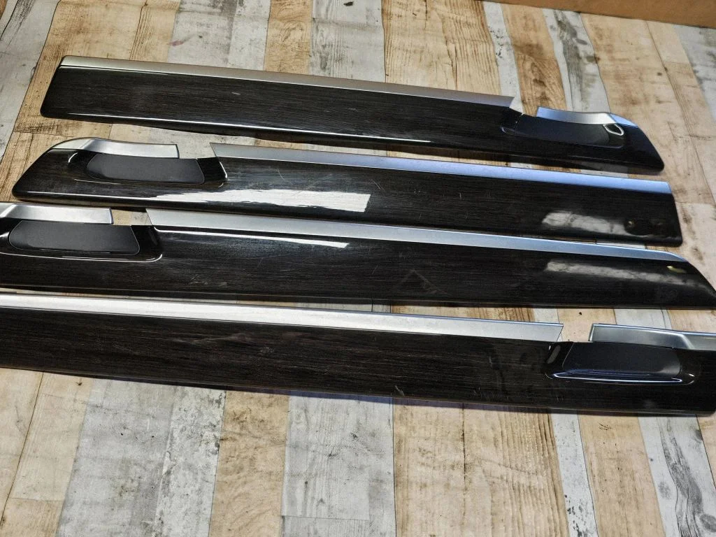 Center console decorative trim 9115538