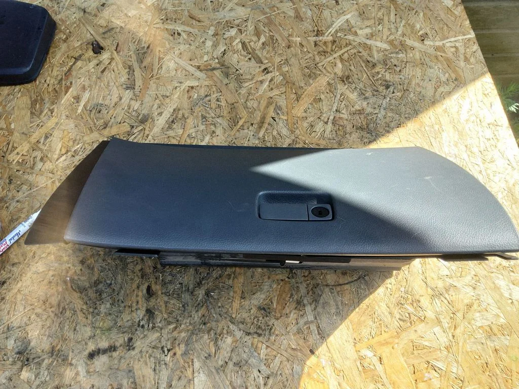 Glove box set 68520AV600