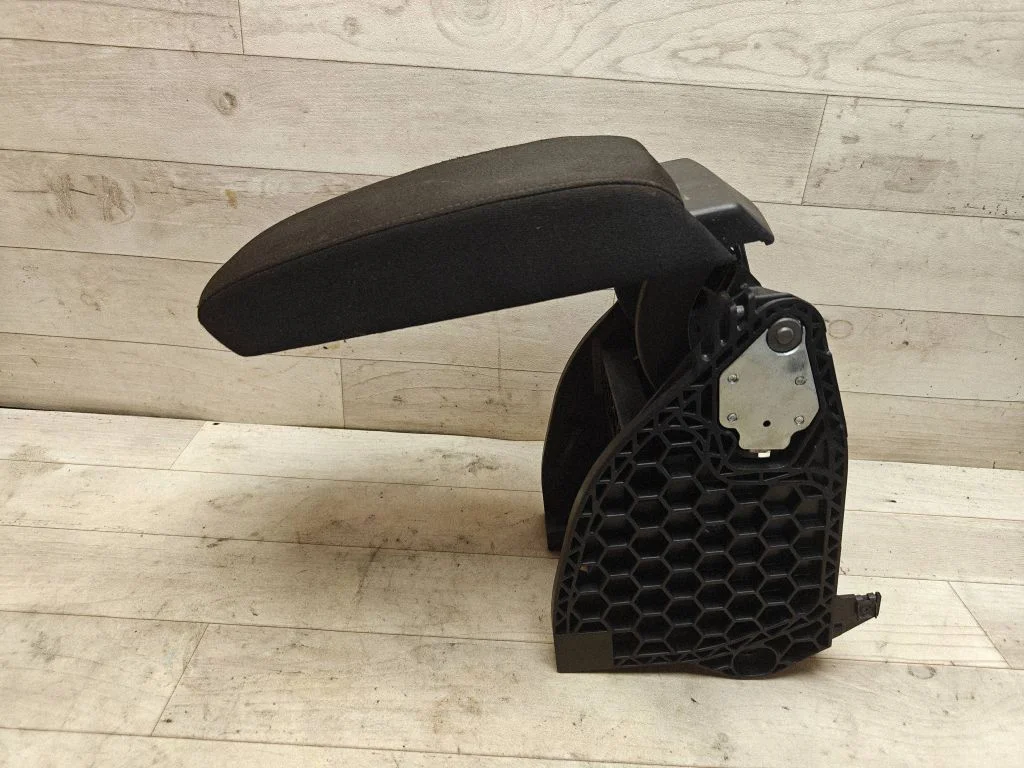 Armrest – Skoda Octavia Mk2 (1Z) (2004-2013)