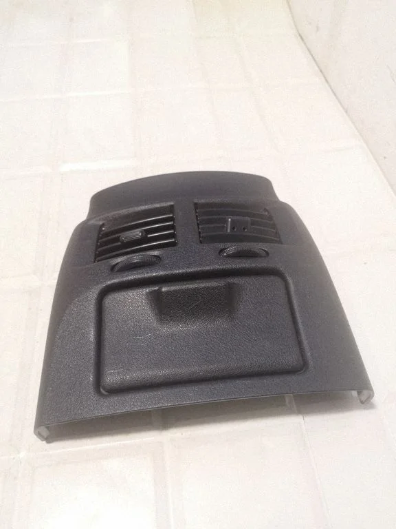 Rear air vent grill – Lexus IS 220D-250-350 (2006-2013)