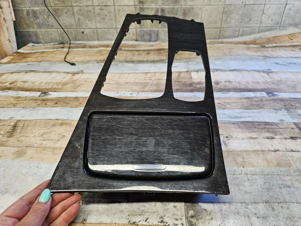Uchwyt na kubki (przedni) – BMW Seria 7 F01 F02 F03 F04 (2008-2016)