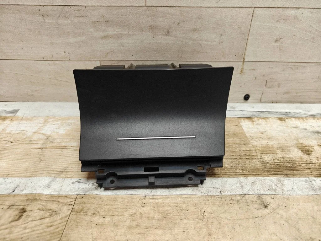 Ashtray (front) – Skoda Octavia Mk2 (1Z) (2004-2013)