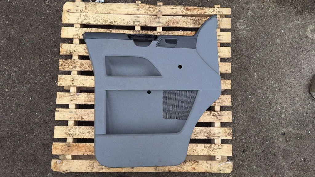 Front door card panel trim – Volkswagen Transporter - Caravelle T5 (2003-2015)