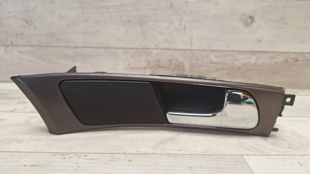 Front door interior handle – Audi A6 S6 C5 4B (1997-2005)