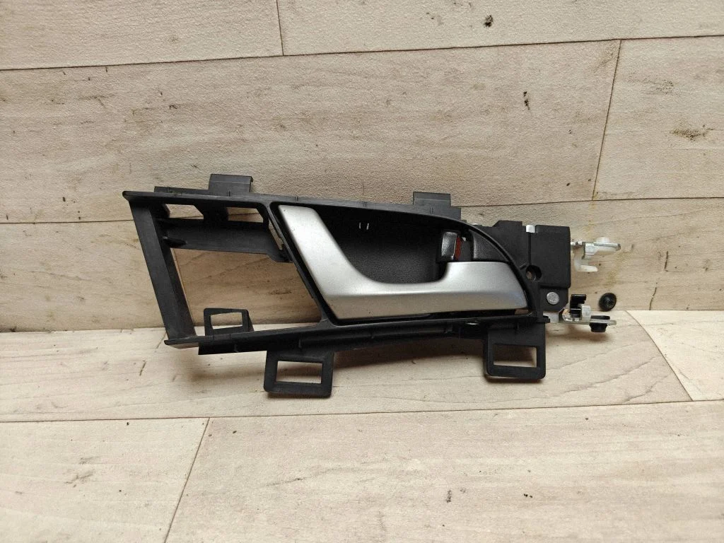 Front door interior handle – Honda Accord (2008-2016)