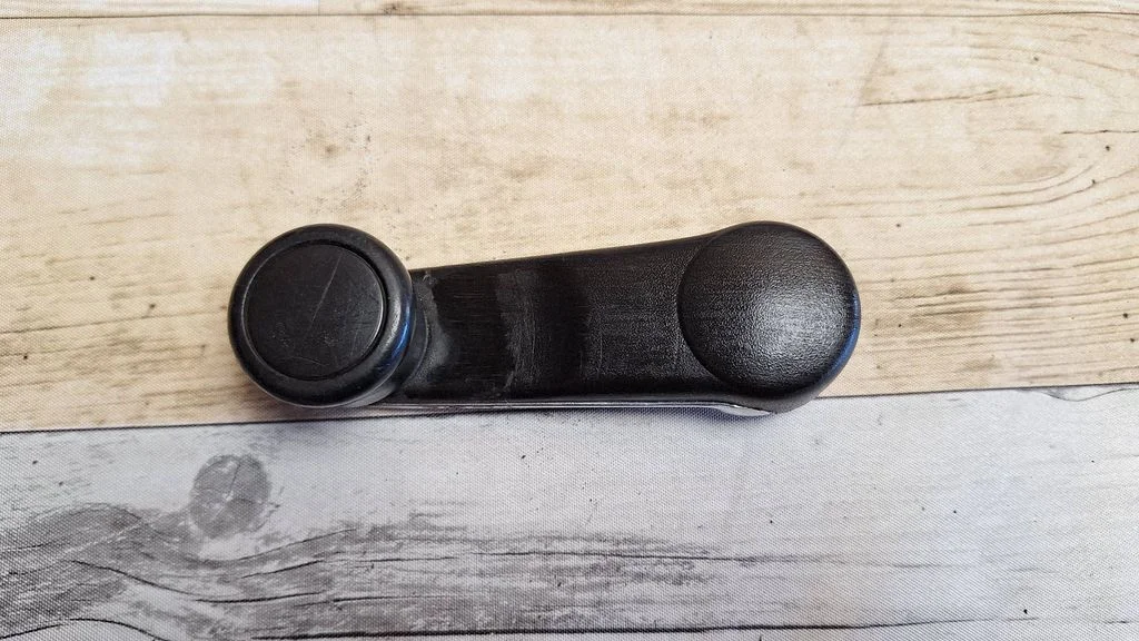 Front door window winding handle 443837581D