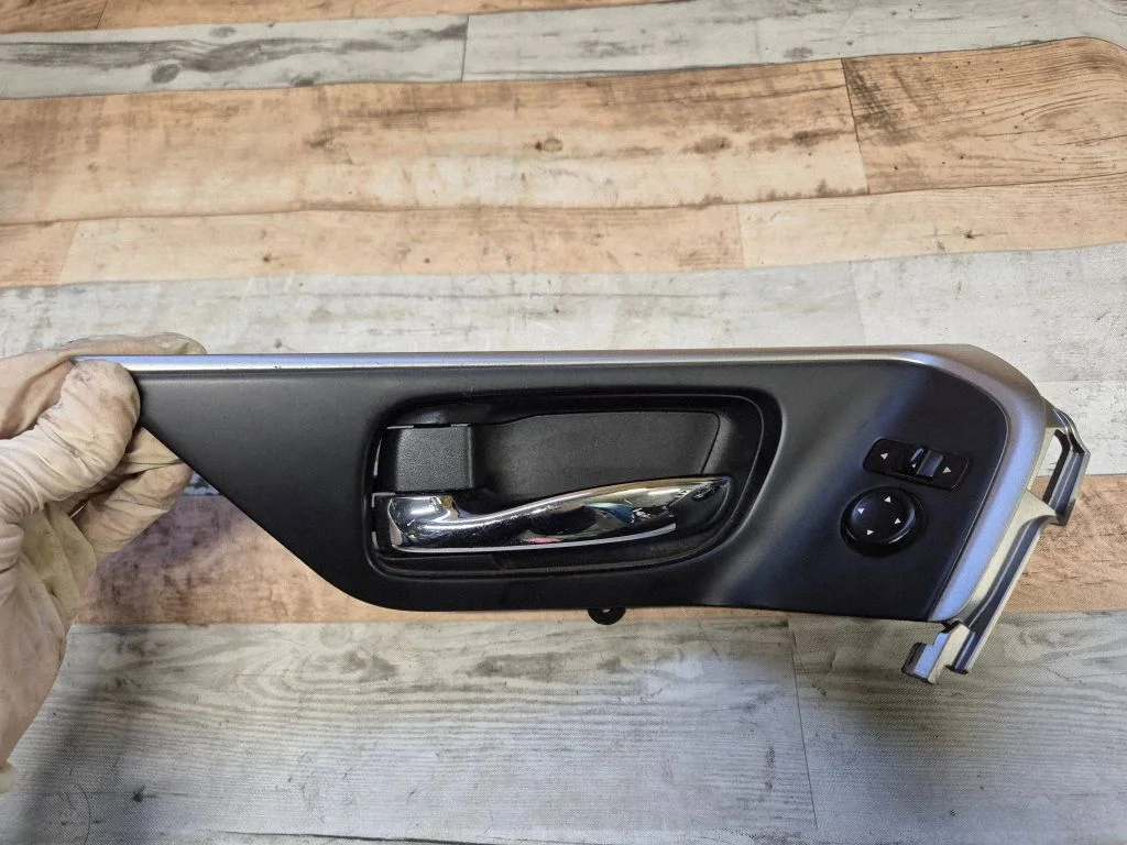 Front door interior handle