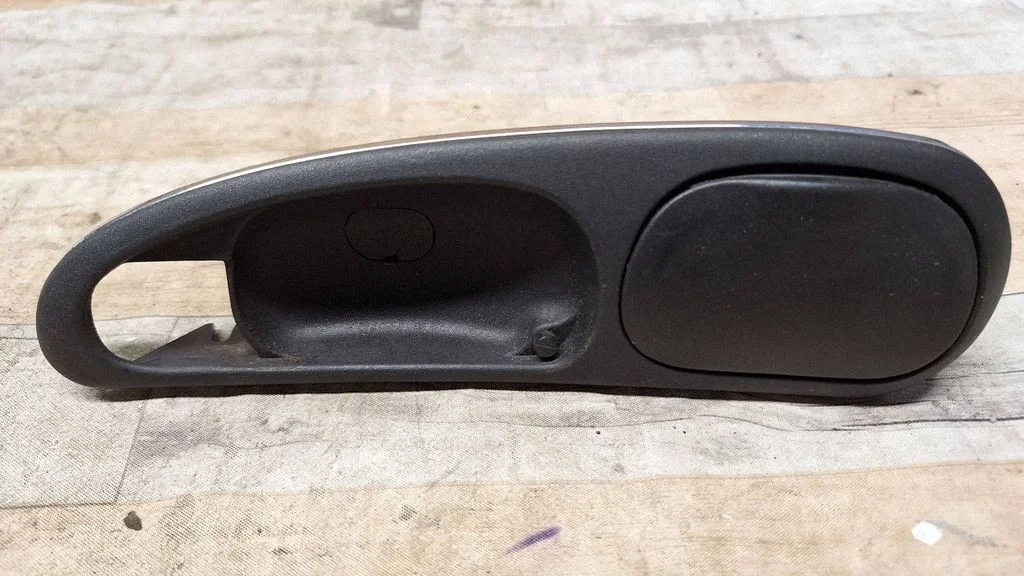 Rear door ashtray
