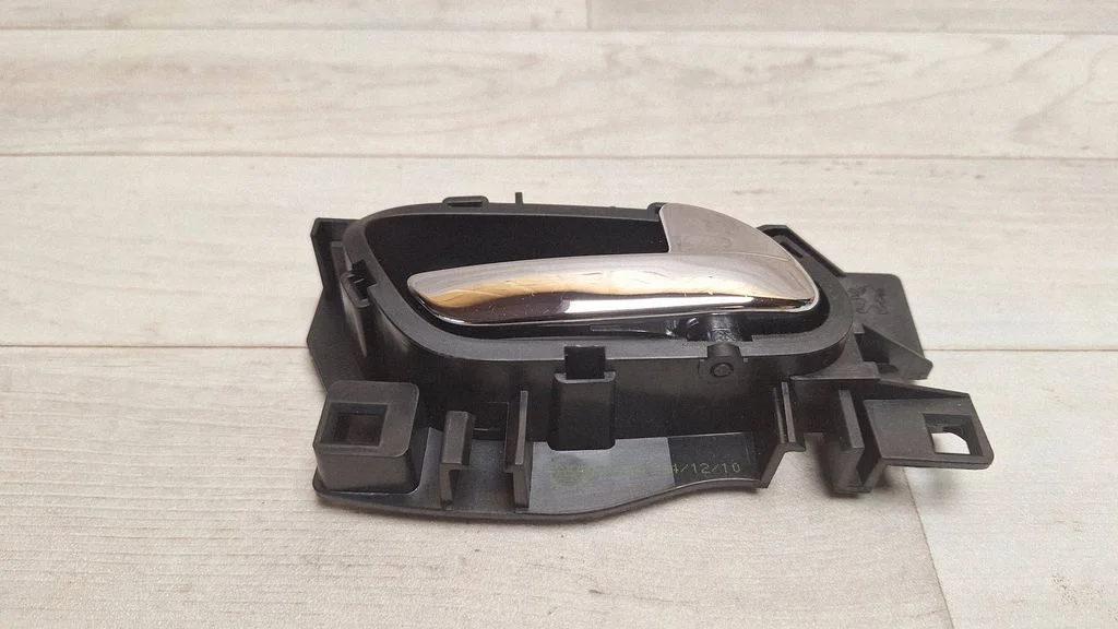 Rear door interior handle trim – Citroen C4 Grand Picasso (2007-2013)