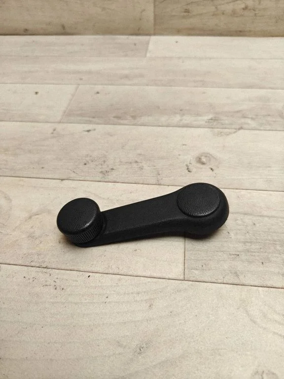 Tagumise akna vändakäepide 8263022001